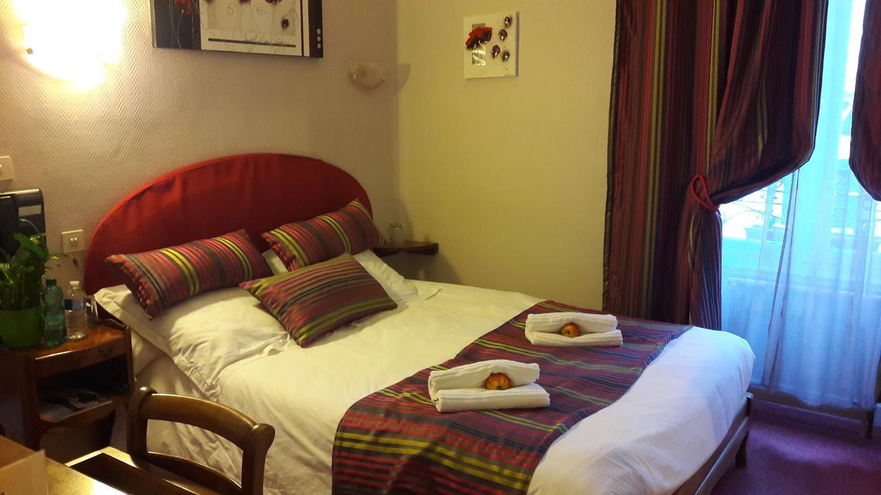 Logis Hotel Et Restaurant Du Dauphin Sées Esterno foto